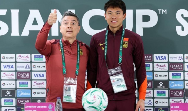 蜘蛛直播官方入口-体坛联播｜U23国足今晚冲击亚洲杯四强，曼城签下格伊